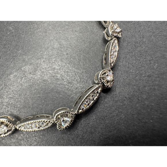 Vintage SLC Signed Silver Tone Diamond Heart Link Tennis Bracelet 7.25" - Picture 3 of 9